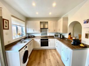 Kitchen- click for photo gallery